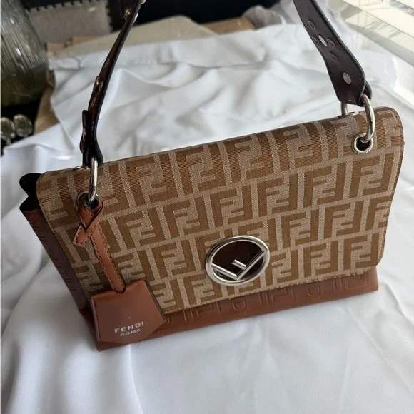 Brown and Cream Shoulder Bag - Picture 3 of 7